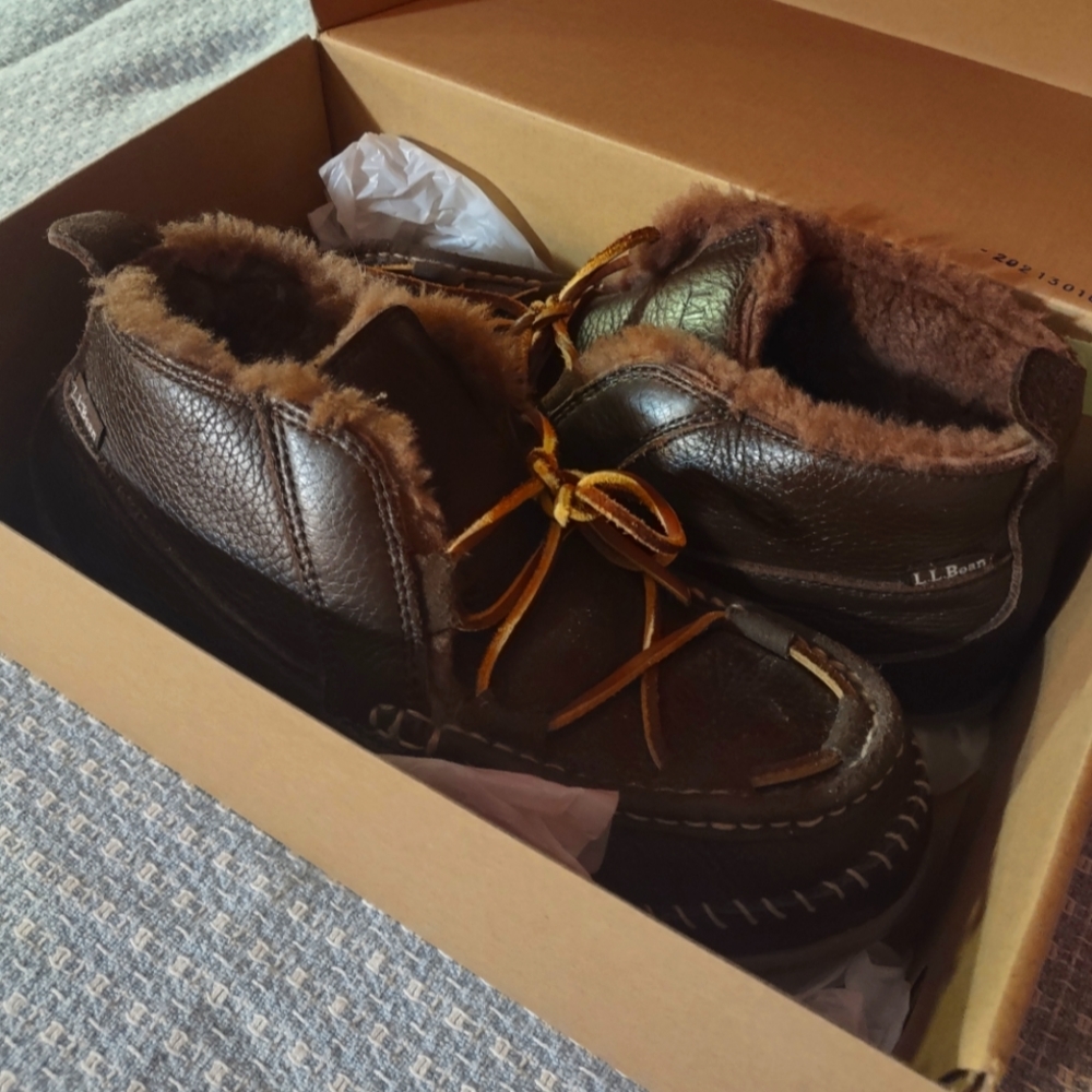 LL Bean Slip on Loafers Moccasin Shoes Size 10